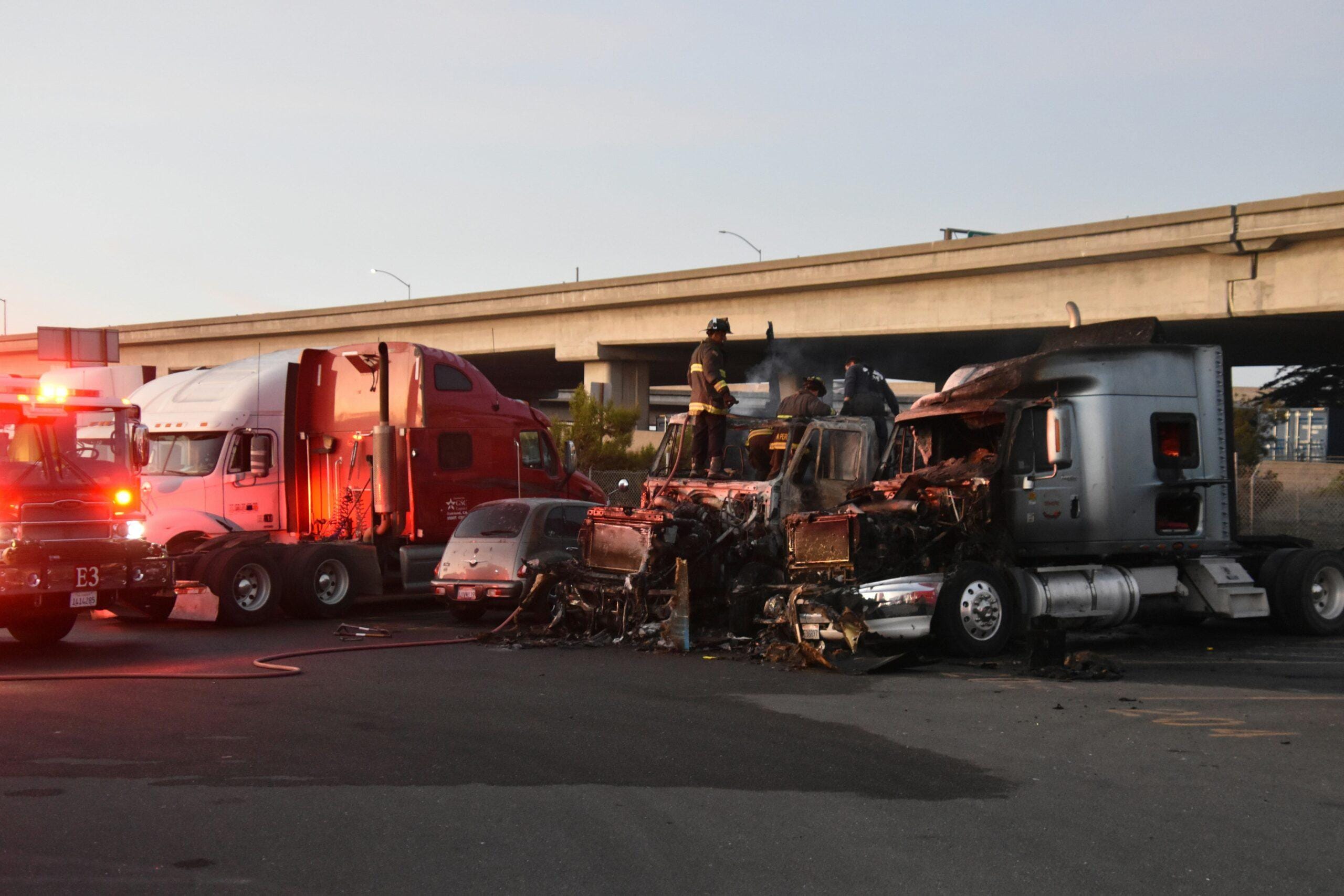 truck-accident-lawyer-commercial-trucking-min